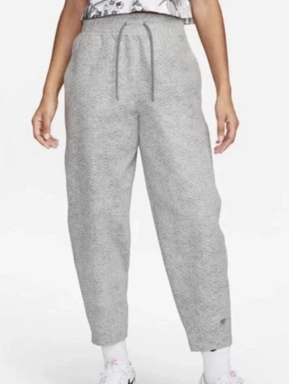 Nike womens tech